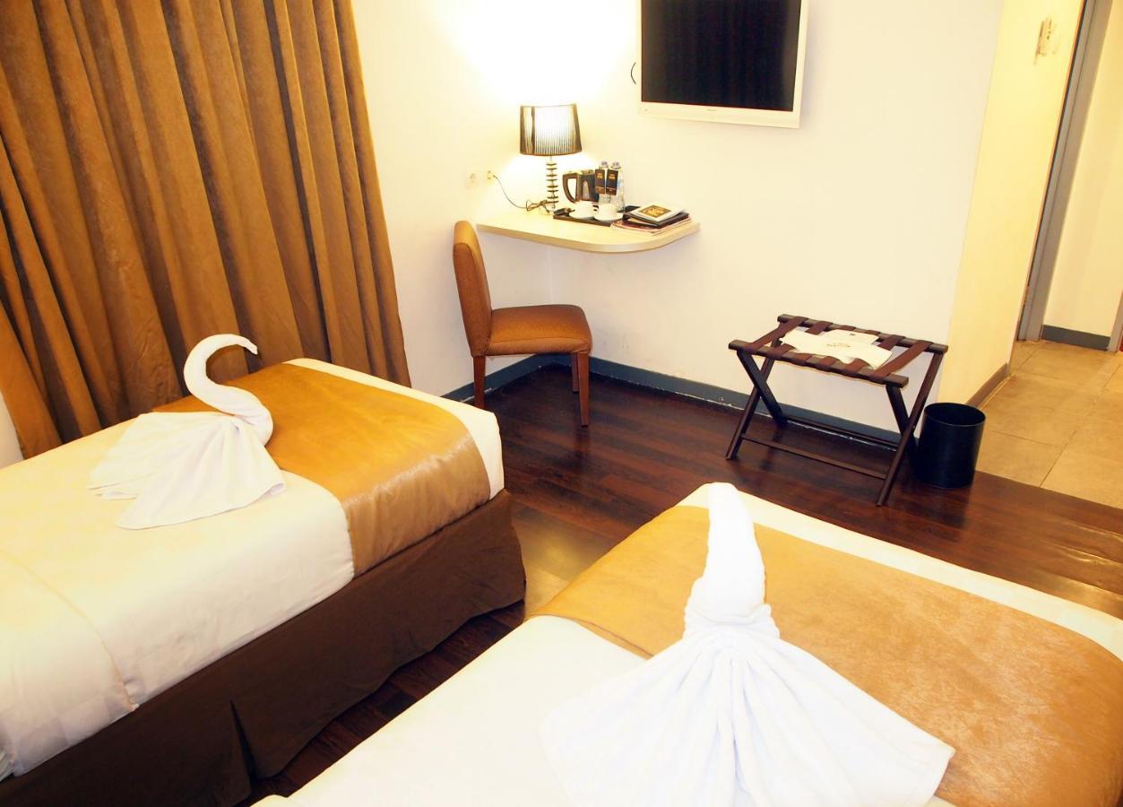 Maven Fatmawati Hotel Джакарта Экстерьер фото