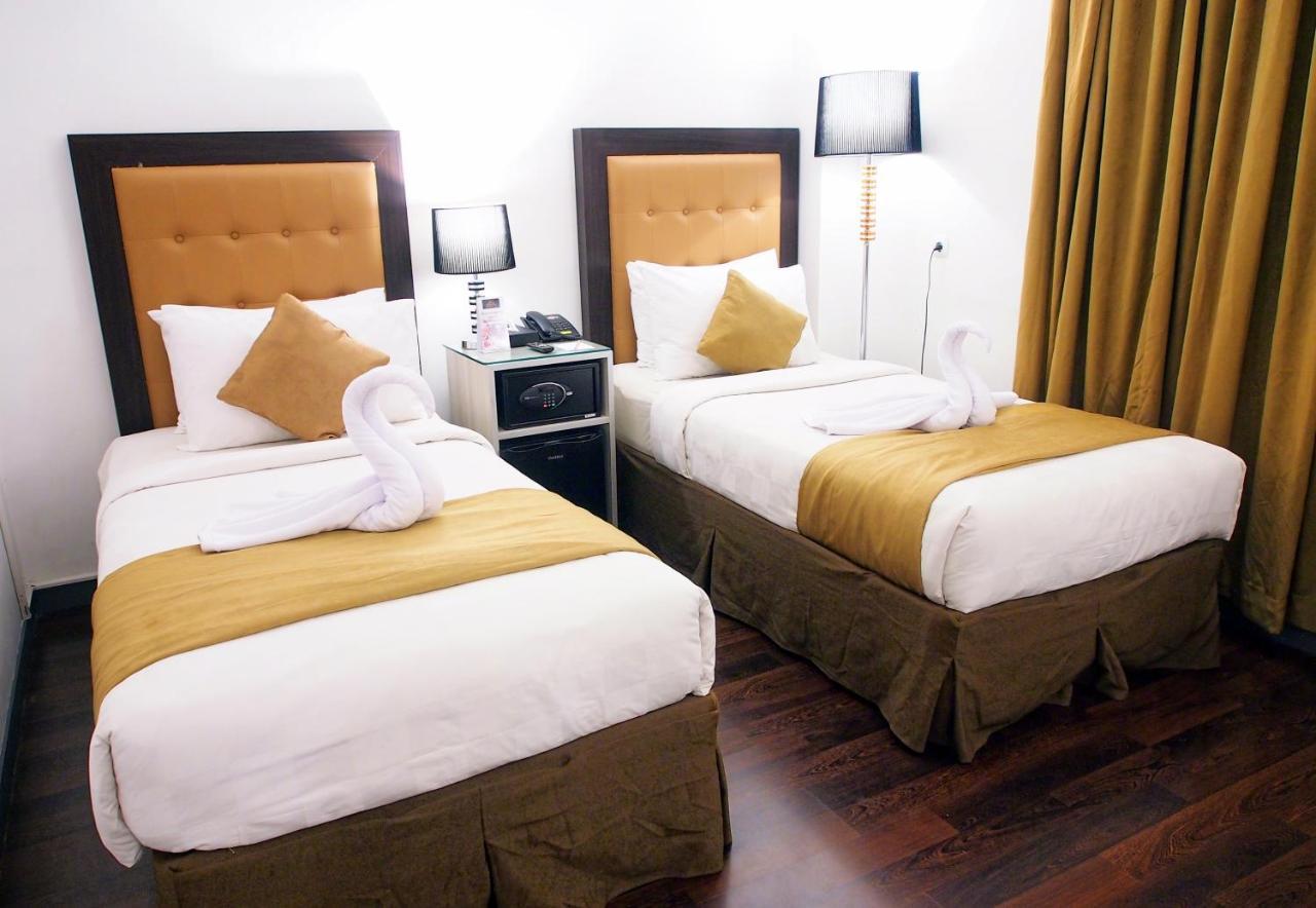 Maven Fatmawati Hotel Джакарта Экстерьер фото