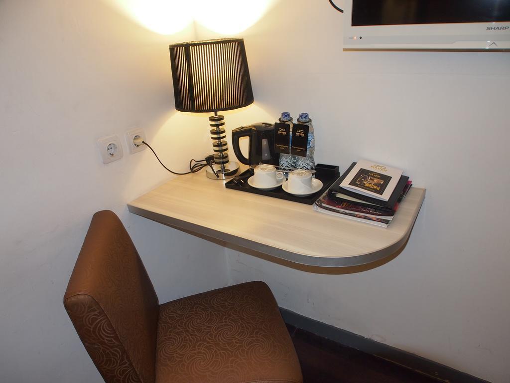 Maven Fatmawati Hotel Джакарта Экстерьер фото