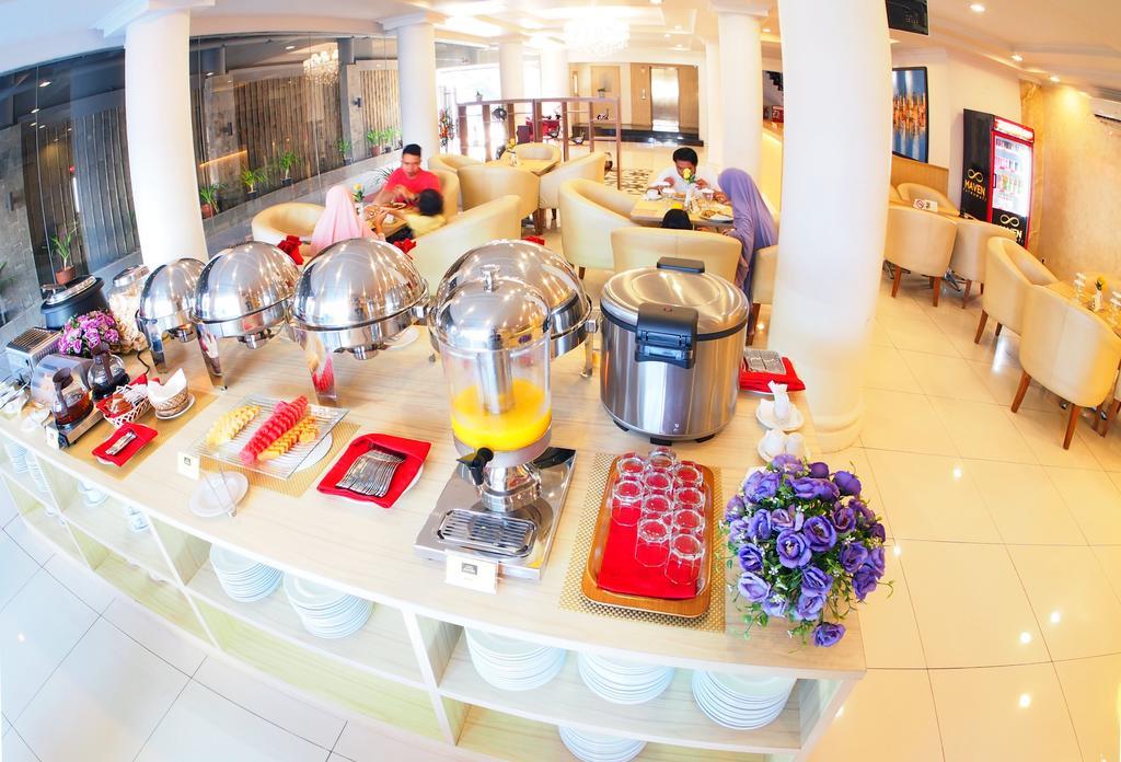 Maven Fatmawati Hotel Джакарта Экстерьер фото