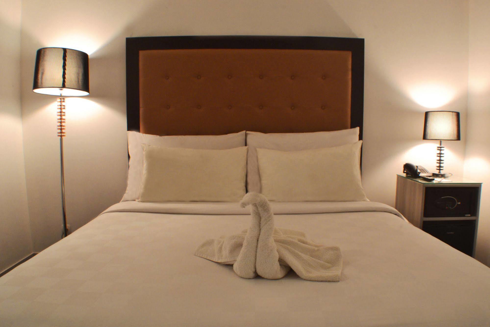 Maven Fatmawati Hotel Джакарта Экстерьер фото