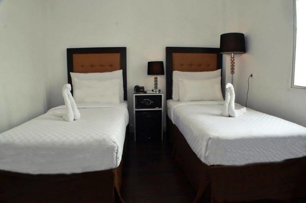 Maven Fatmawati Hotel Джакарта Экстерьер фото