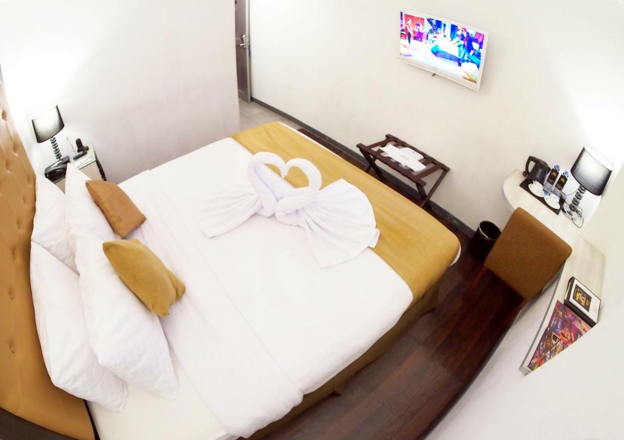 Maven Fatmawati Hotel Джакарта Экстерьер фото